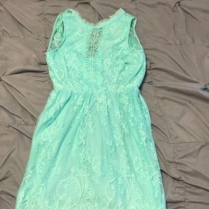 Mint Green Lace Dreas